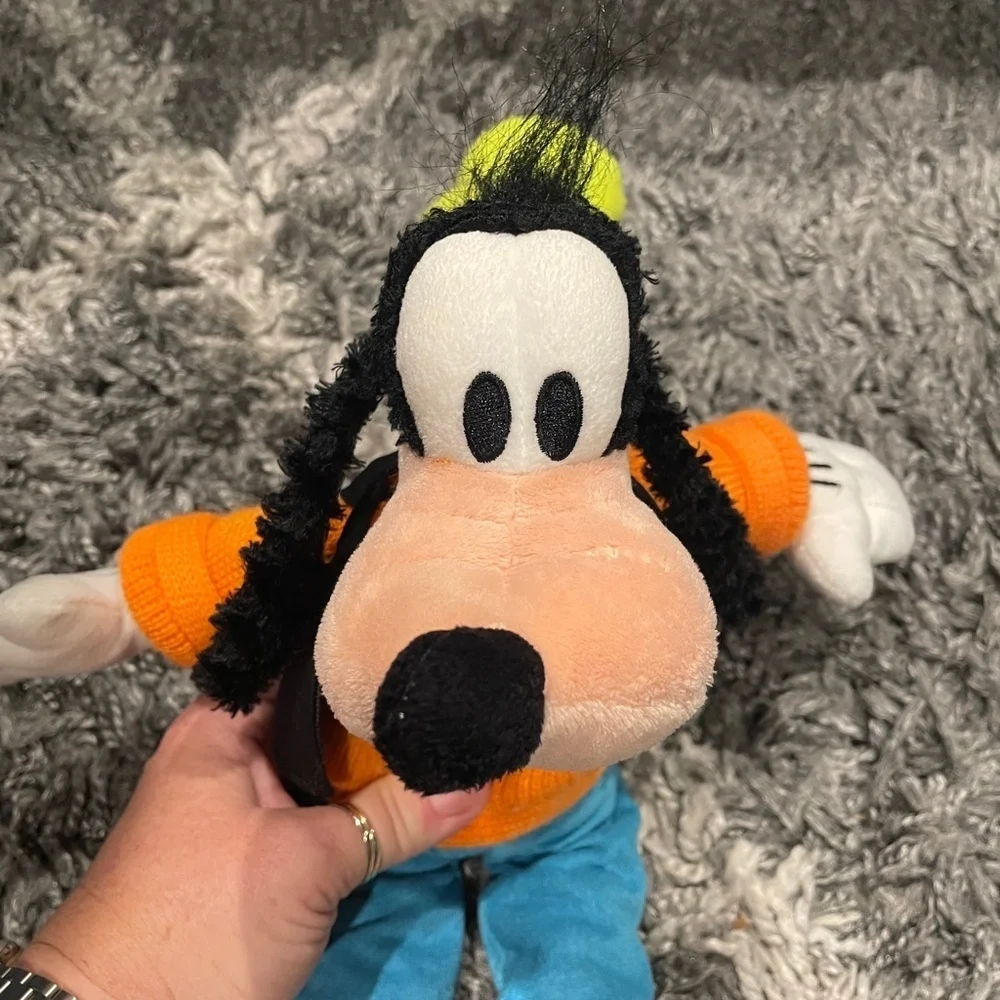Goofy Disney Store Exclusive Authentic Original Soft 14” Plush Stuffed Animal